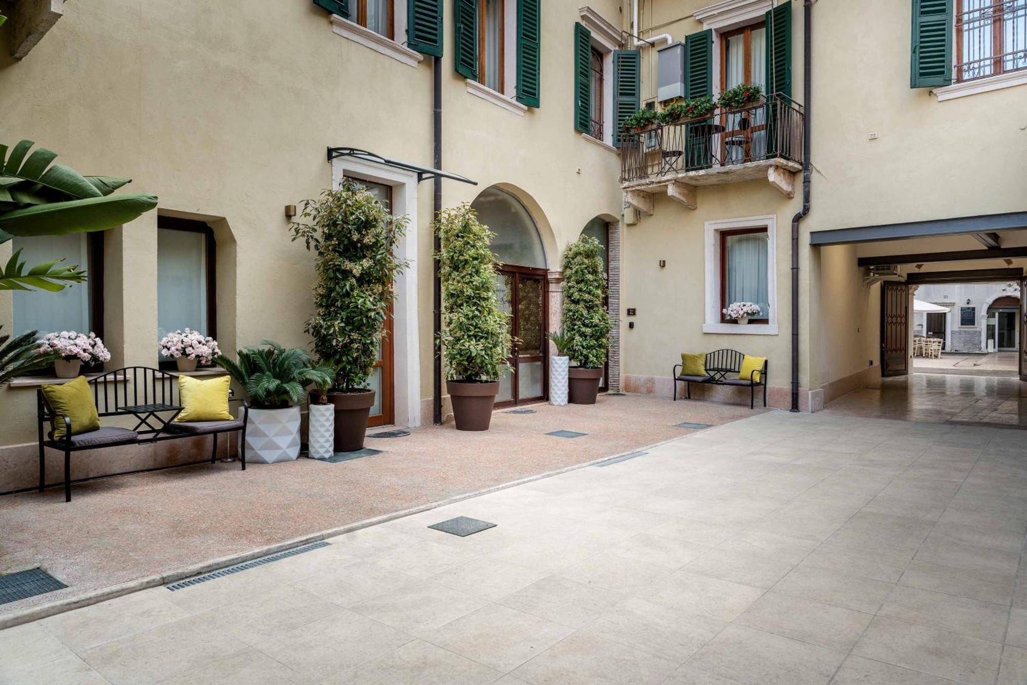 Palazzo Ristori Apartment Verona Bagian luar foto